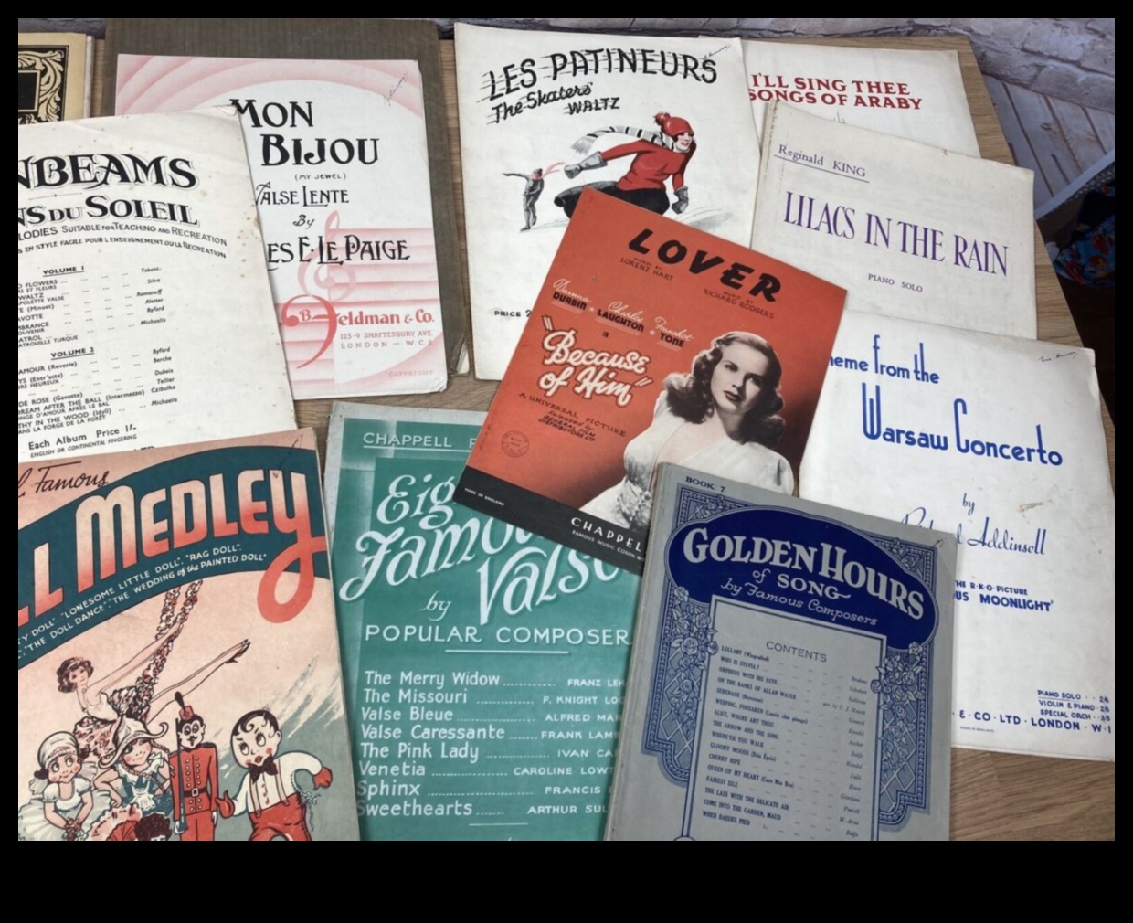 Retro Reverie: عد بالزمن إلى الوراء مع المجوهرات الكلاسيكية