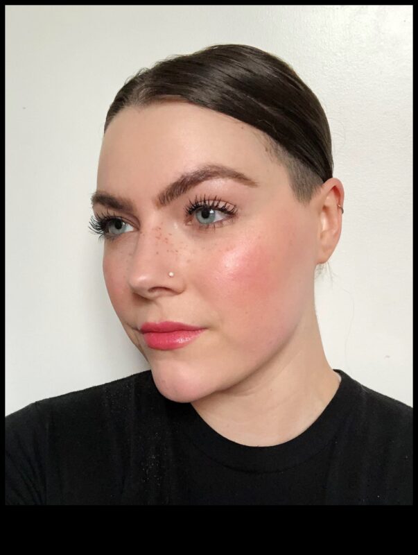 حيل كريم الأساس: طرق مبتكرة لاستخدام قاعدة مكياجك للحصول على إطلالات مختلفة