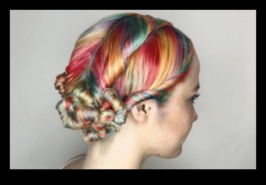 أحلام حلوى القطن: ألوان شعر باستيل حلوة وغريبة الأطوار