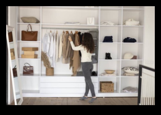 علاقة ساحرة: ارتقِ بخزانة ملابسك باستخدام الإكسسوارات النسائية