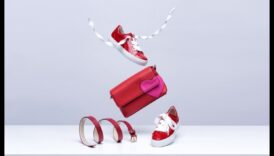 علاقة ساحرة: ارتقِ بخزانة ملابسك باستخدام الإكسسوارات النسائية