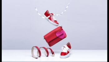 علاقة ساحرة: ارتقِ بخزانة ملابسك باستخدام الإكسسوارات النسائية