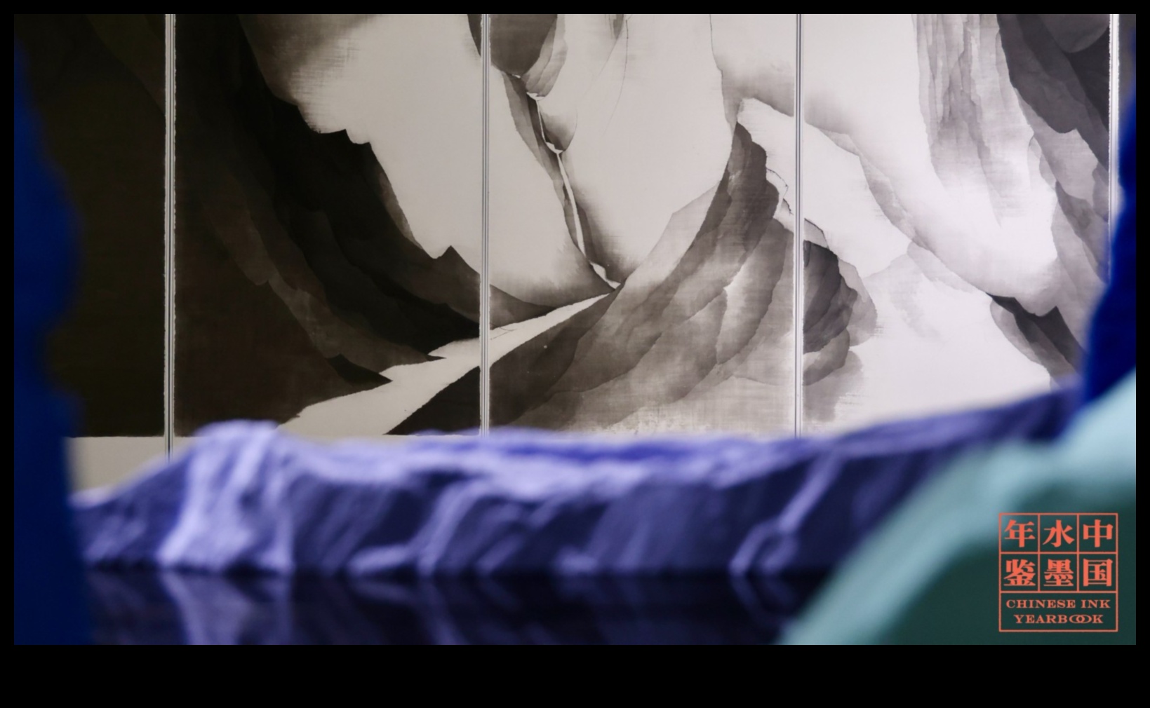 الحبر الأيقوني: استكشاف فن الروايات الرمزية