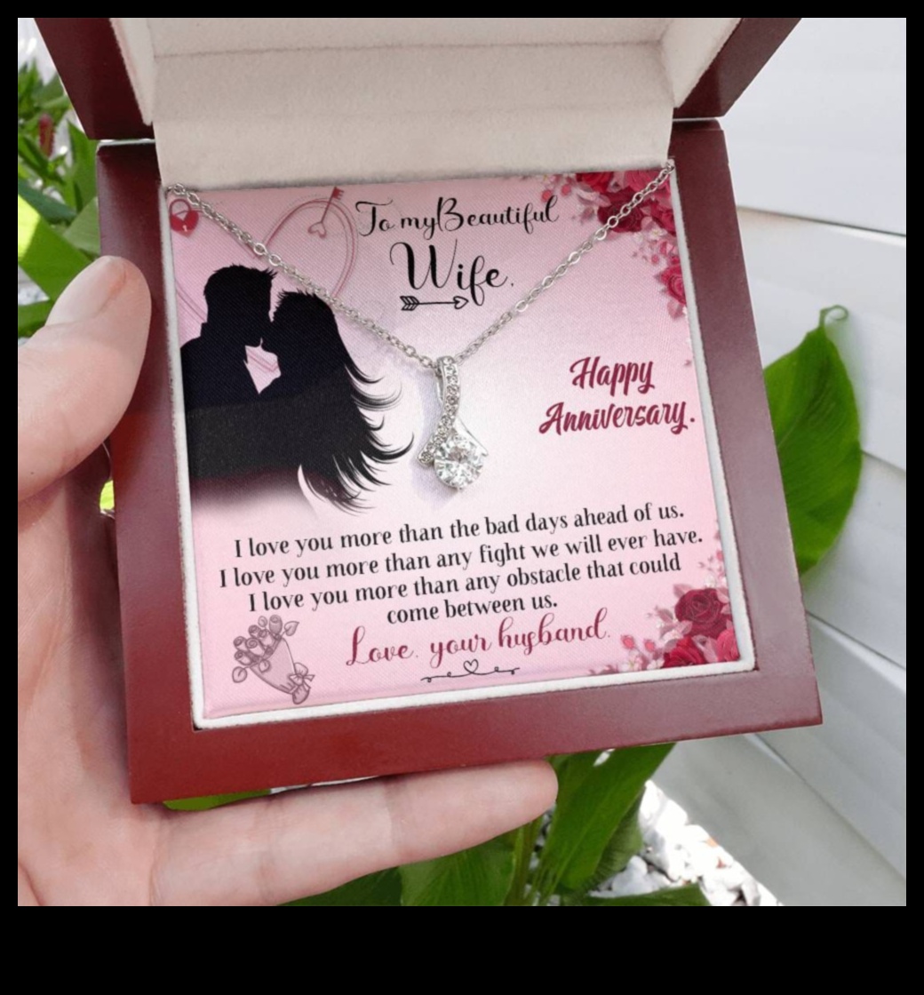 العناق الأبدي: استمتع بالحب الخالد مع أنماط قلاداتنا الأبدية