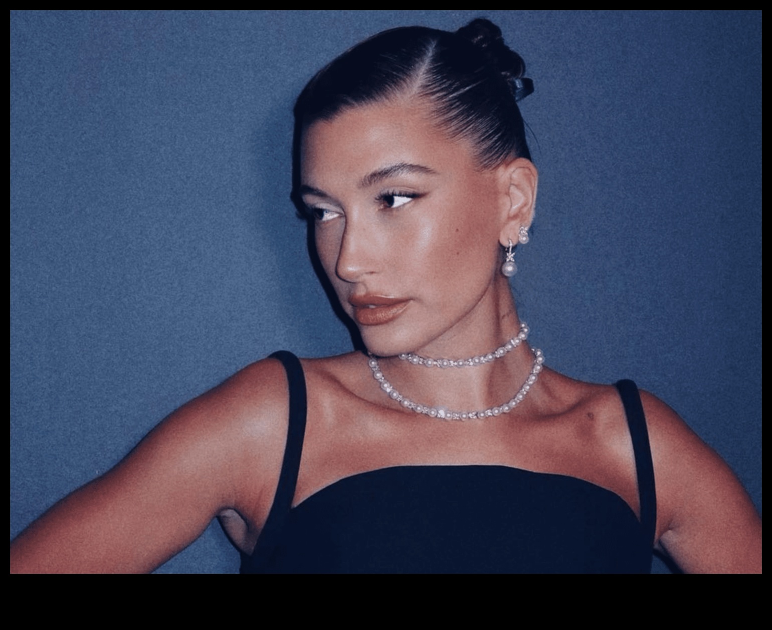 أنيقة كل يوم: تسريحات شعر المشاهير بدون جهد للحظات غير رسمية