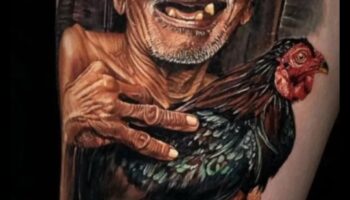 ما وراء الإطار: الوشم الواقعي الذي يجسد الحياة