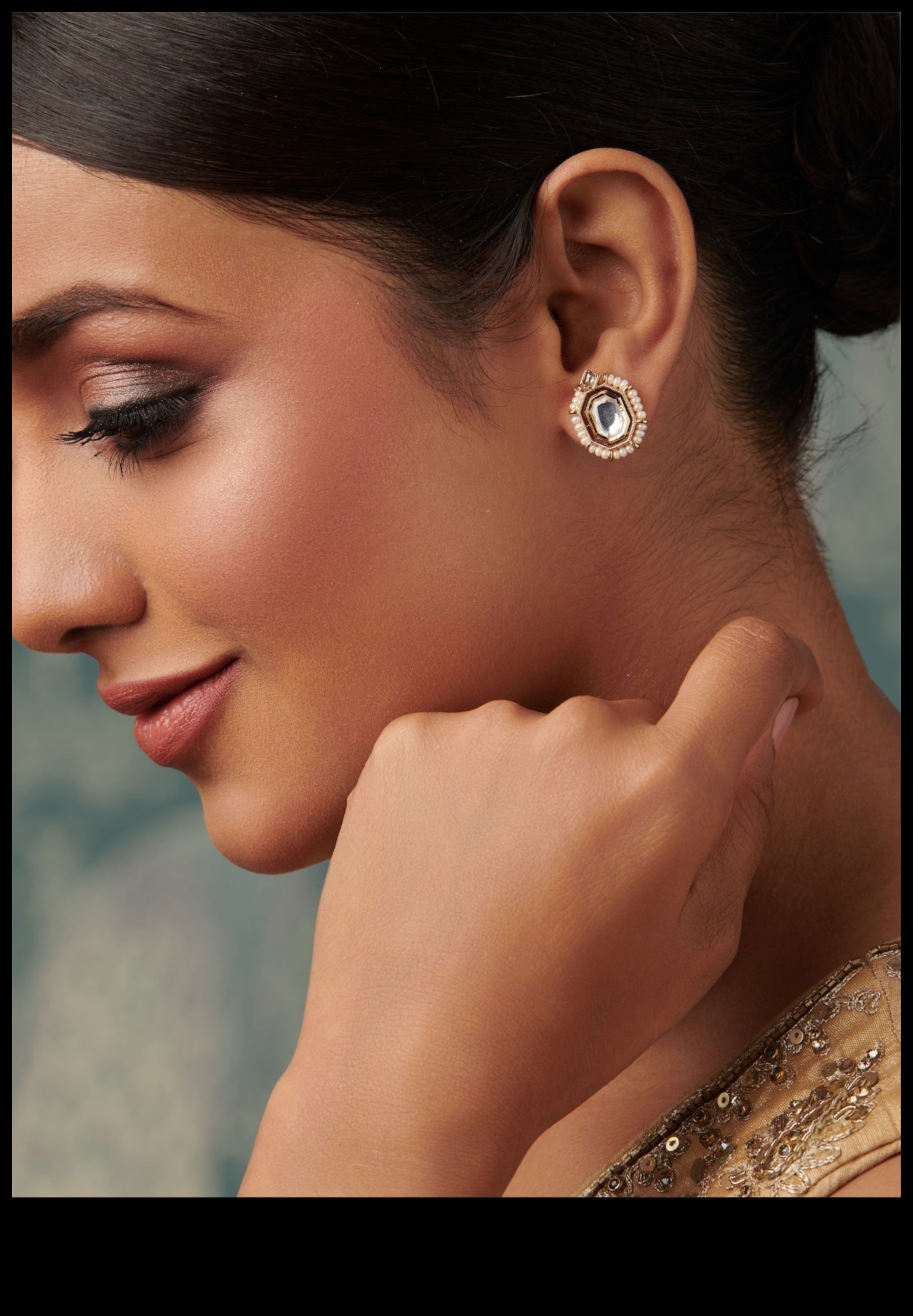 التألق الملكي: تمتع بالتميز مع مجموعتنا المختارة من الأقراط الملكية