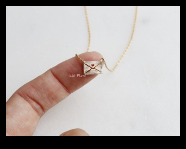 همسات الرومانسية عبر عن حبك من خلال قطع القلادة الرومانسية لدينا 1 همسات الرومانسية: عبّر عن الحب من خلال قطع القلادة الرومانسية التي نقدمها